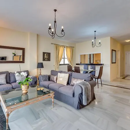Beachside Puerto Banus Luxury Aprt3 *