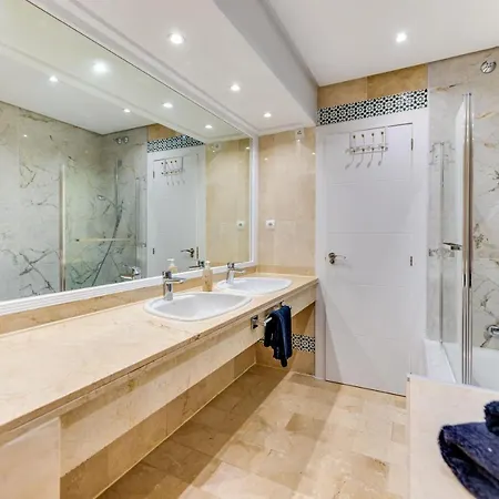 Beachside Puerto Banus Luxury Aprt3 Daire Marbella