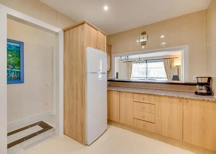 Beachside Puerto Banus Luxury Aprt3 *